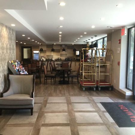 Hotel Ramada By Wyndham Bronx Terminal New York Exterior foto